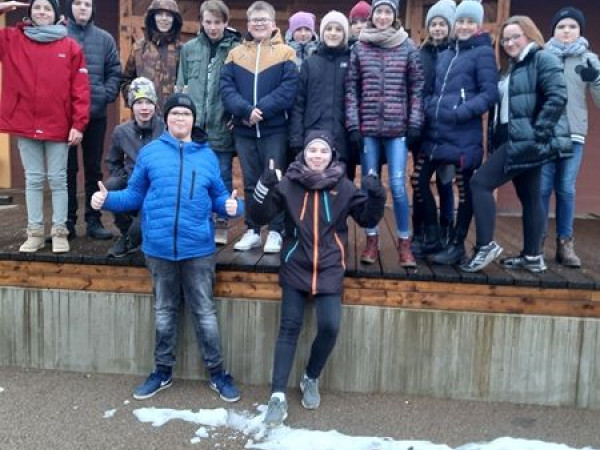 7.b klases skolēni “Latvijas Skolas somas” programmas ietvaros devās uz Alūksnes Bānīša stacijas bagāžas šķūni.
